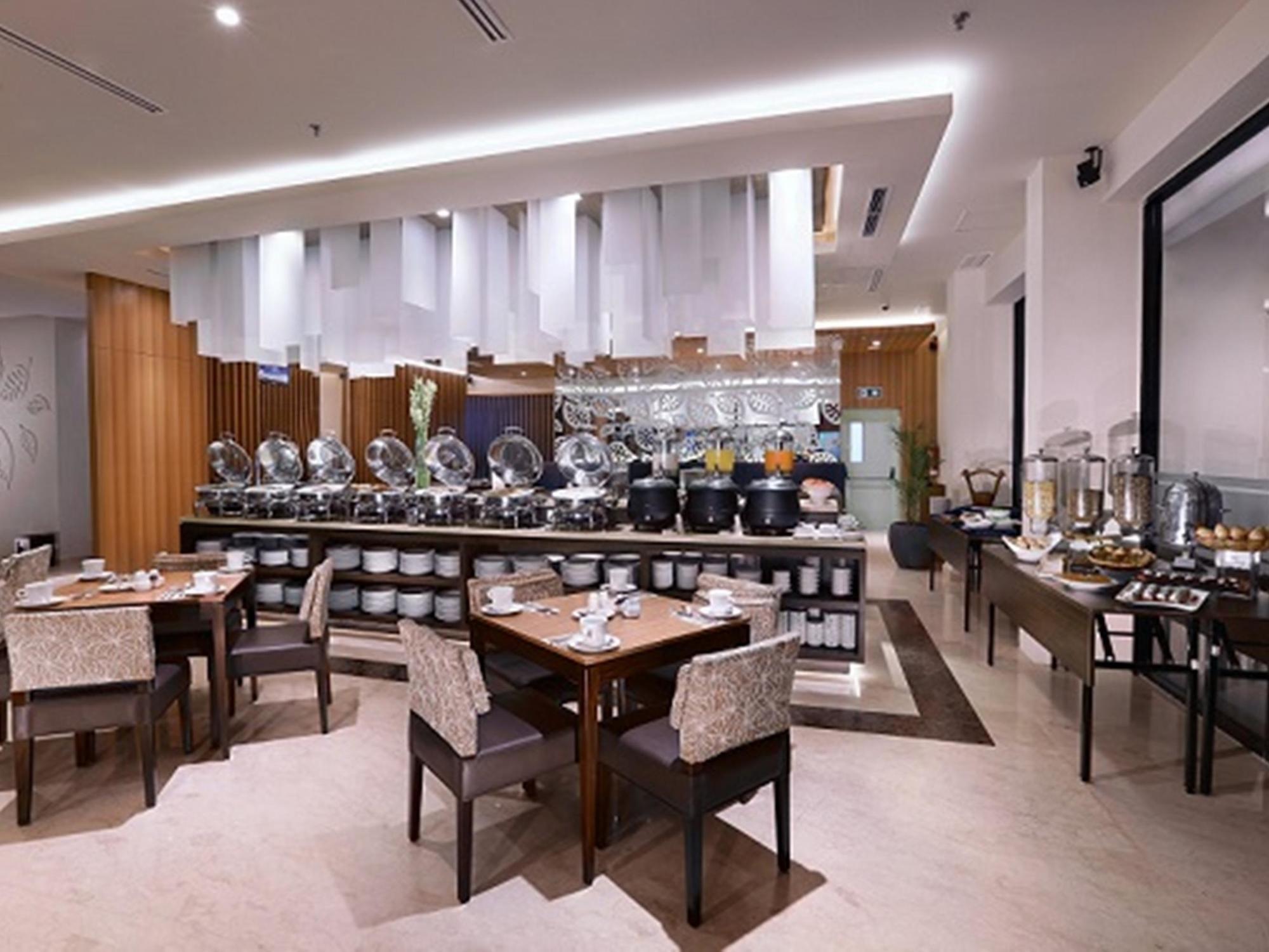 Aston Bojonegoro City Hotel Eksteriør billede