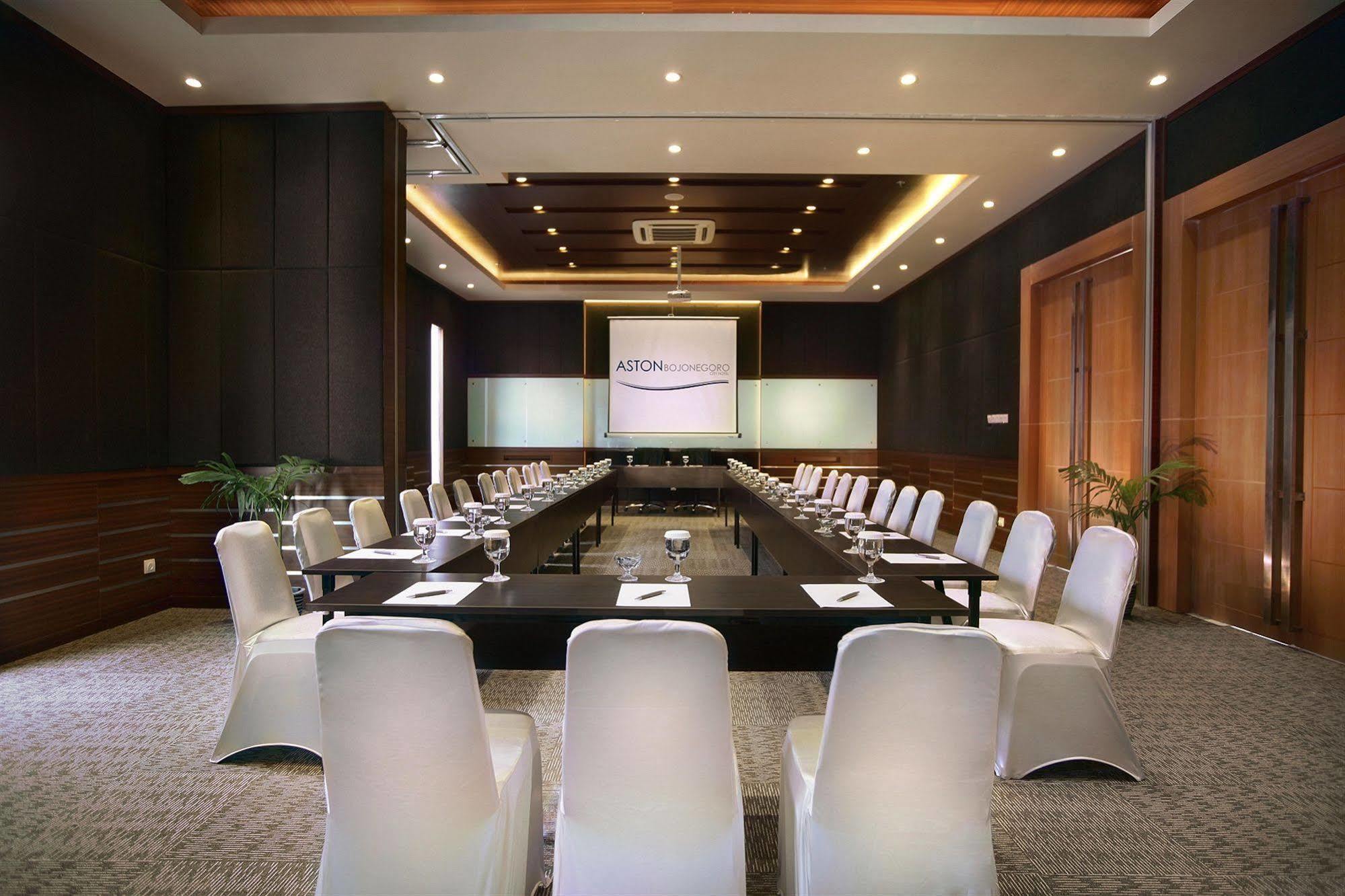 Aston Bojonegoro City Hotel Eksteriør billede