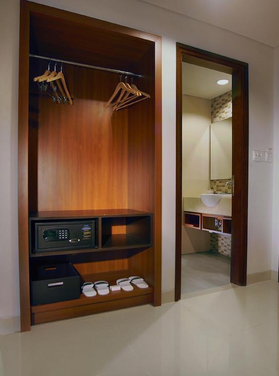 Aston Bojonegoro City Hotel Eksteriør billede